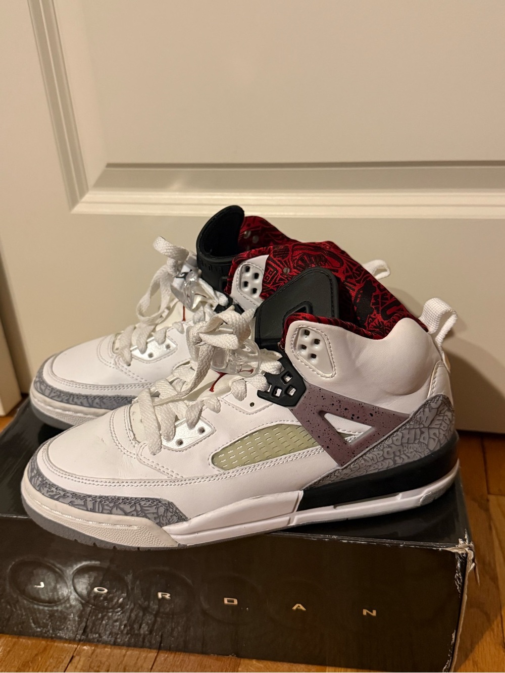 LIKE NEW:Retro Jordan Spiz'ike White/Cement Grey Vrsty Rd-Blk GS Size 7Y/8.5 Wmn